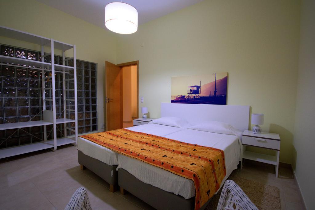 Apartamentos Plaza - Albufeira Rum bild